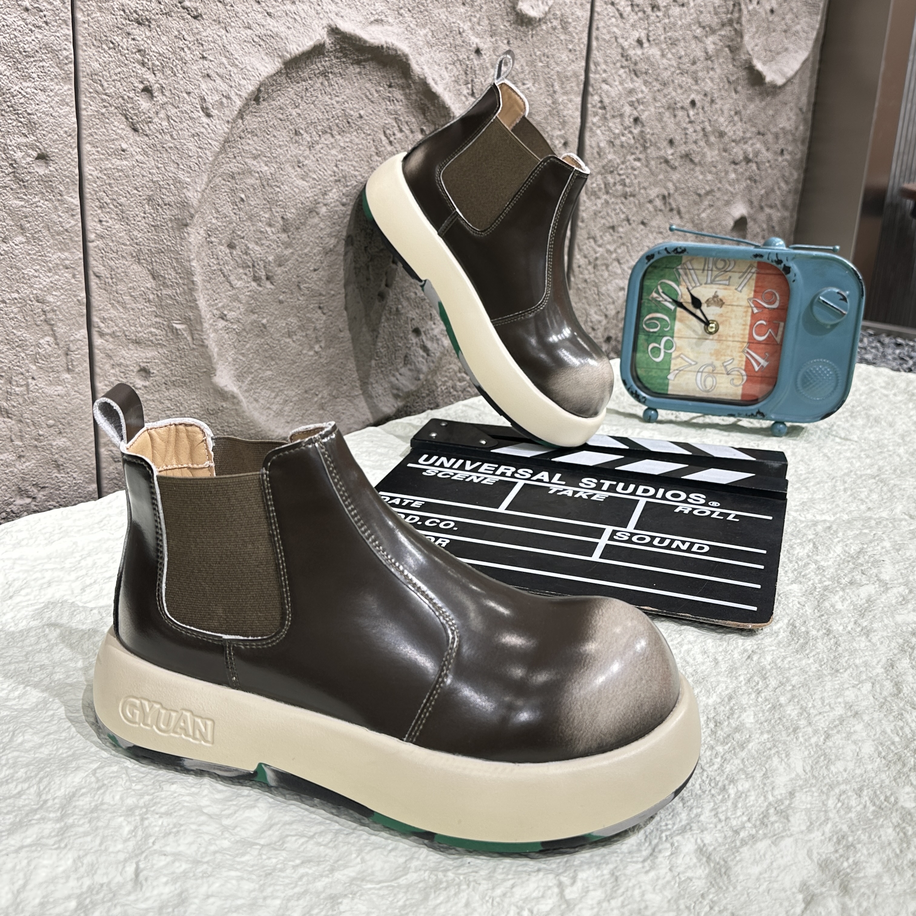 2025新款轻奢时尚秋冬套筒厚款高帮一脚蹬马丁靴厚底加绒休闲百搭