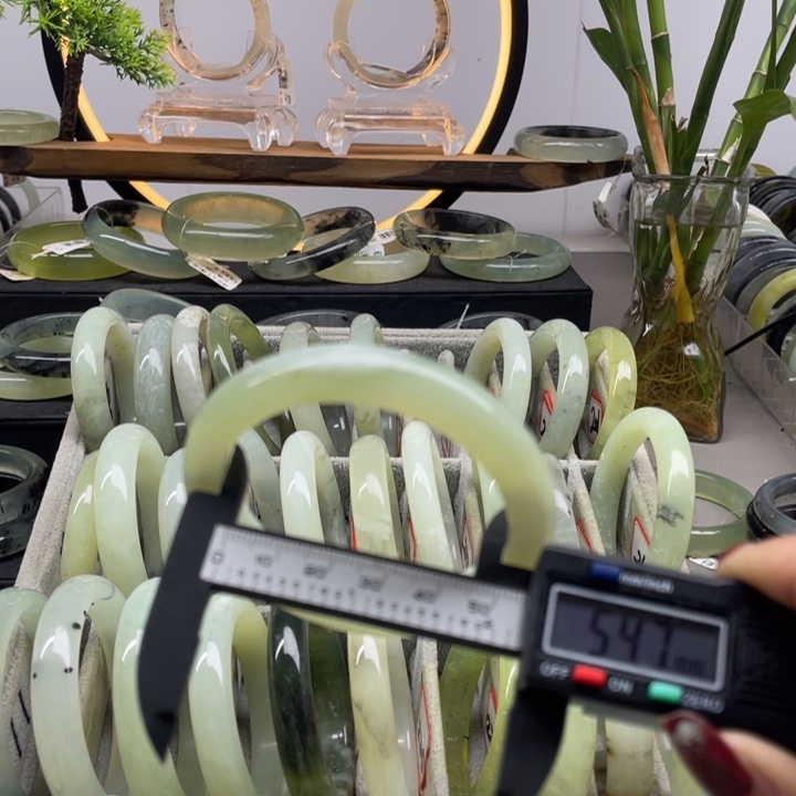 蛇纹石玉手镯未镶嵌204