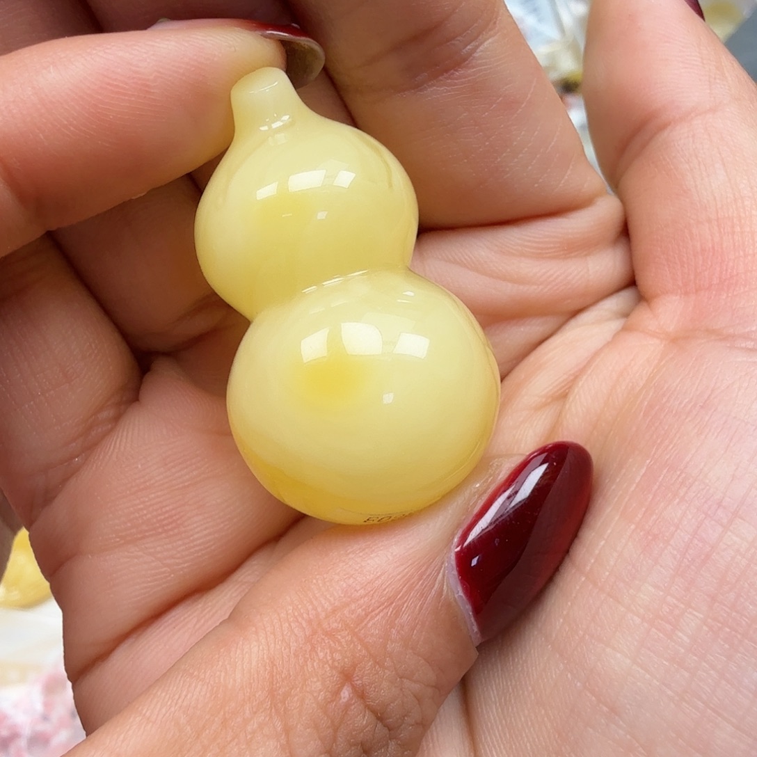 琥珀未镶嵌裸石你好