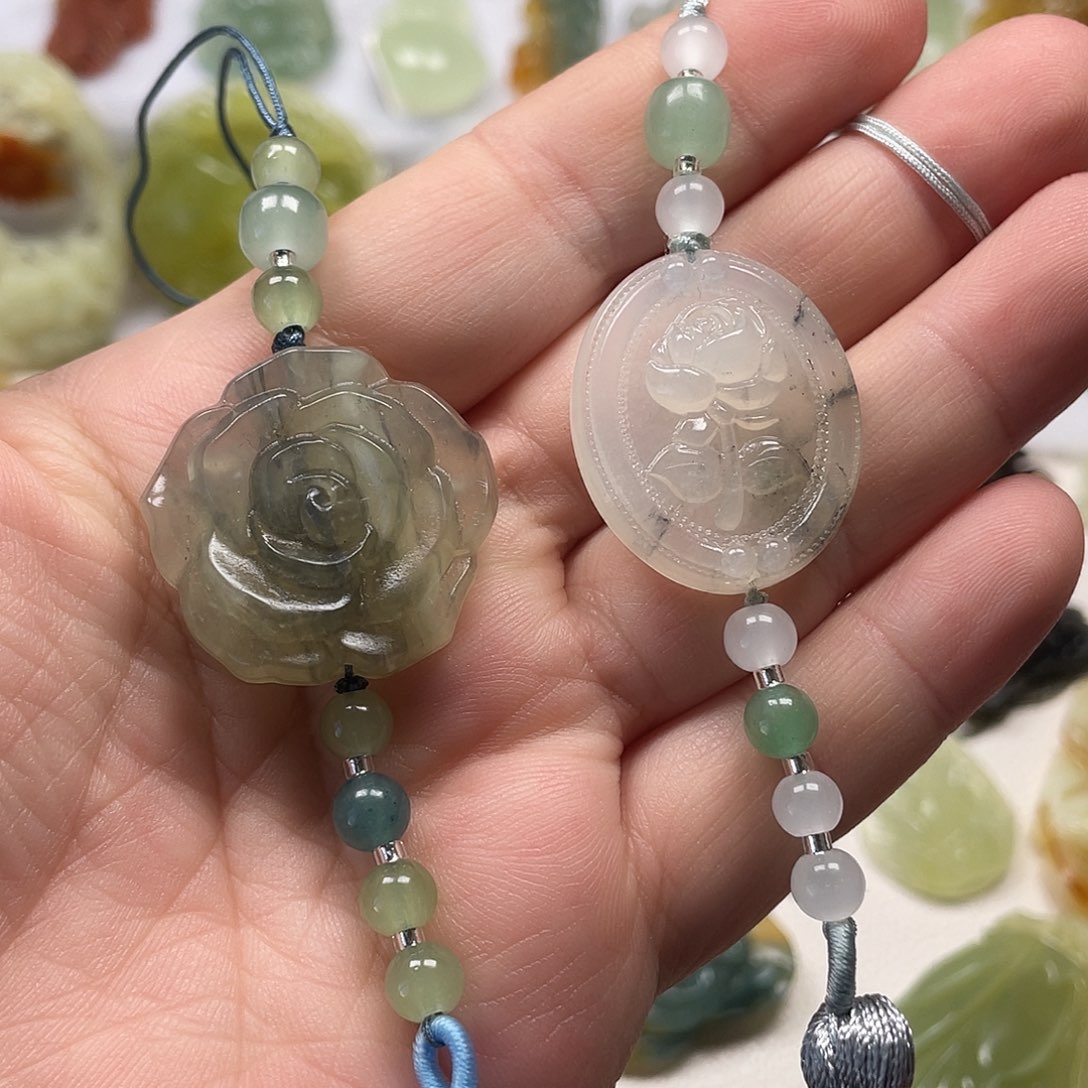 蛇纹石玉未镶嵌颈饰