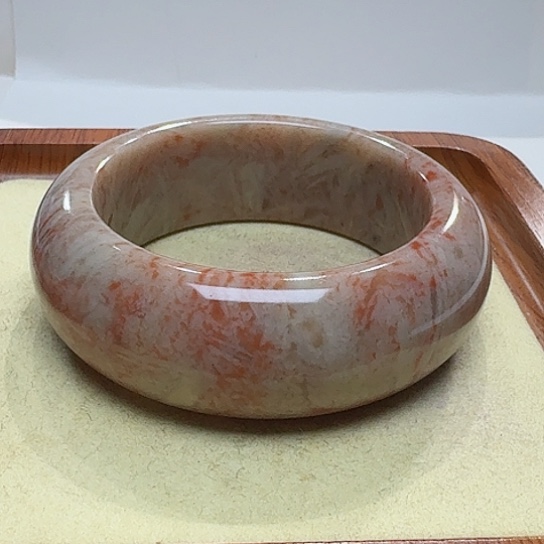 石英质玉手镯未镶嵌好**连