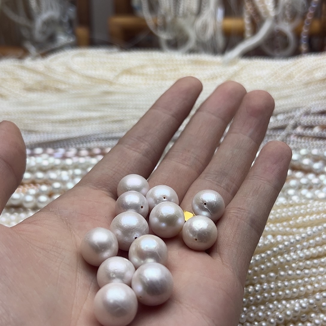 挽***月半成品淡水珍珠未镶嵌两颗曼塔