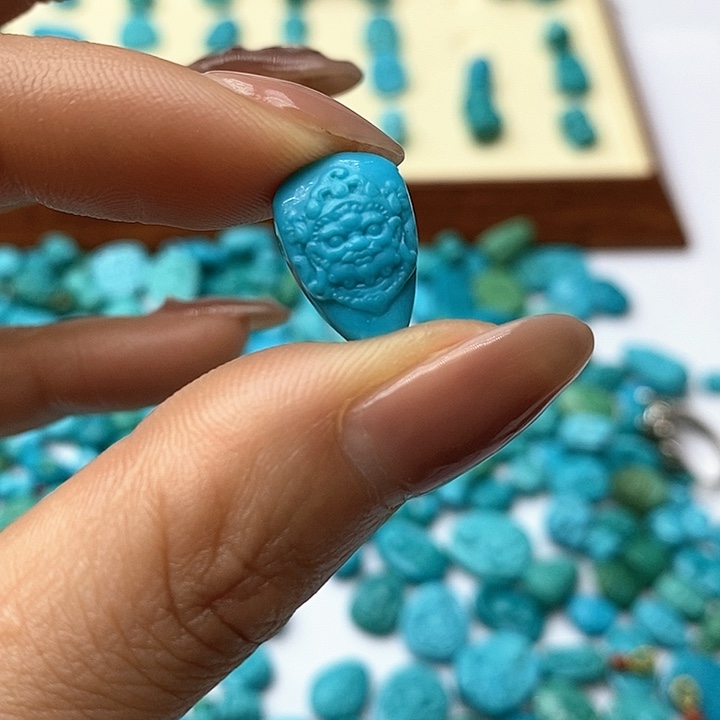 绿松石颈饰未镶嵌