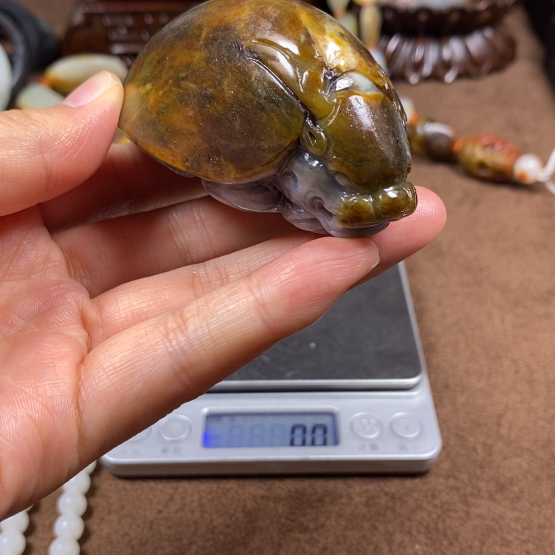 和田玉未镶嵌把件