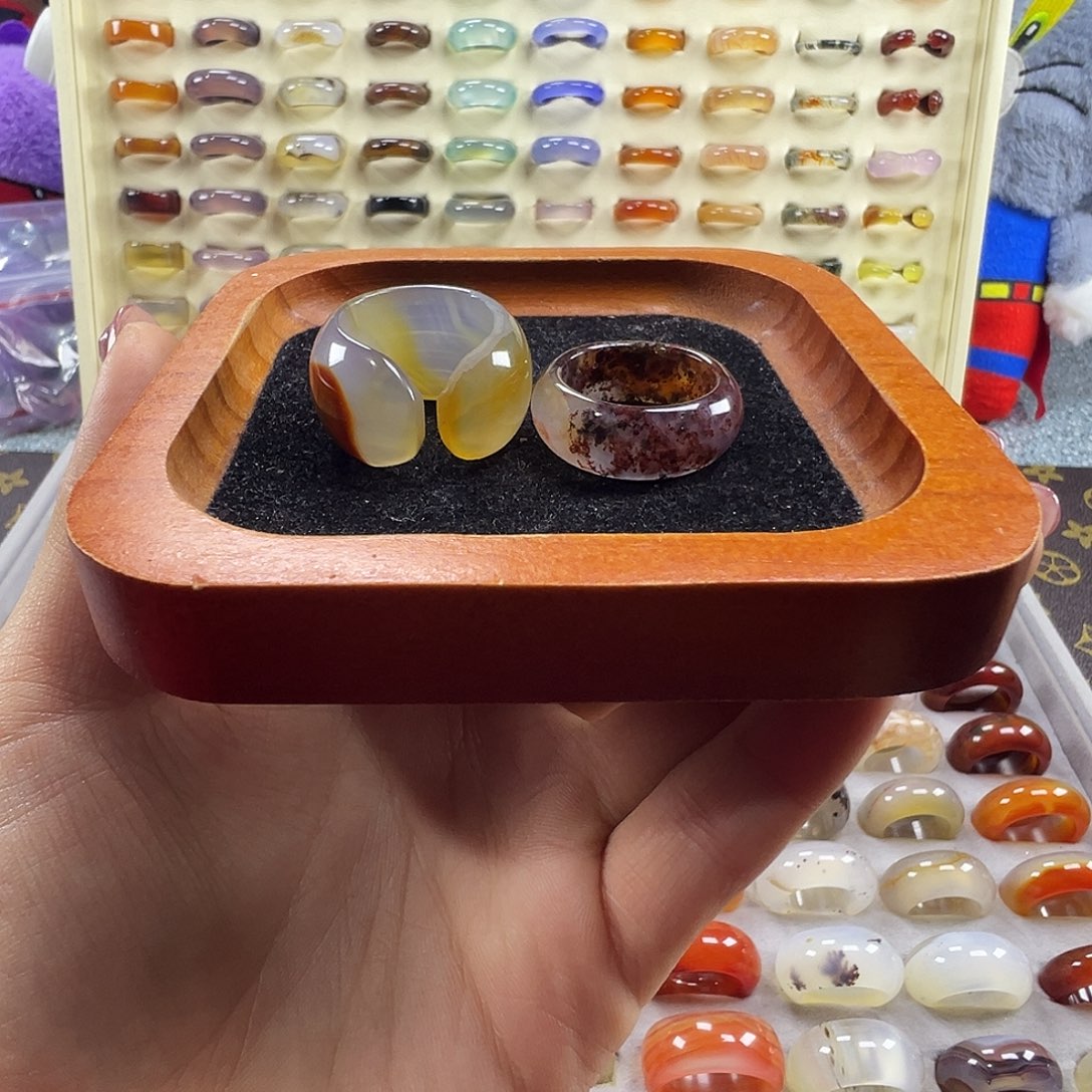 李***i玛瑙/玉髓未镶嵌戒指A31不退换19港20微瑕两只