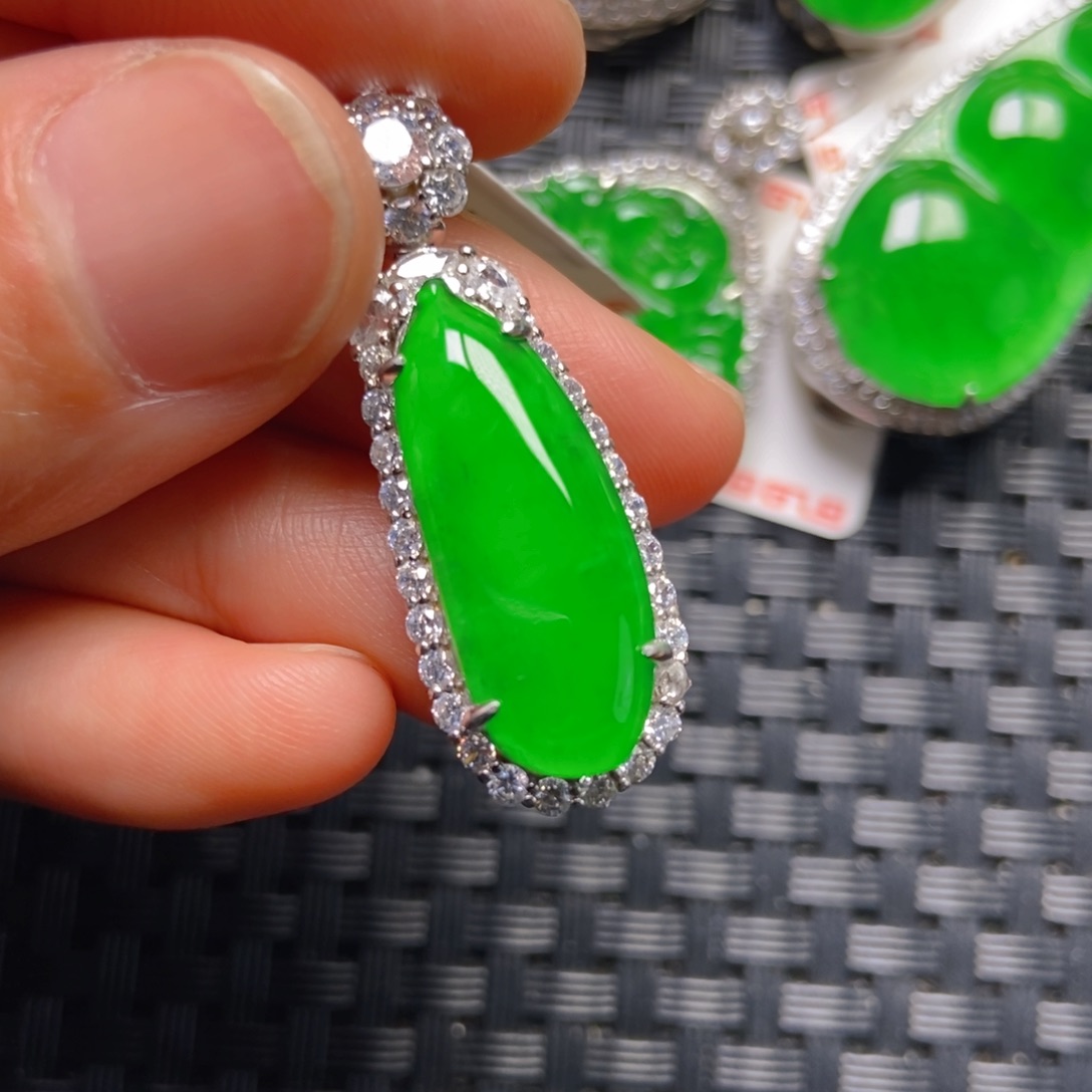 翡翠银S925镶嵌颈饰福瓜吊坠