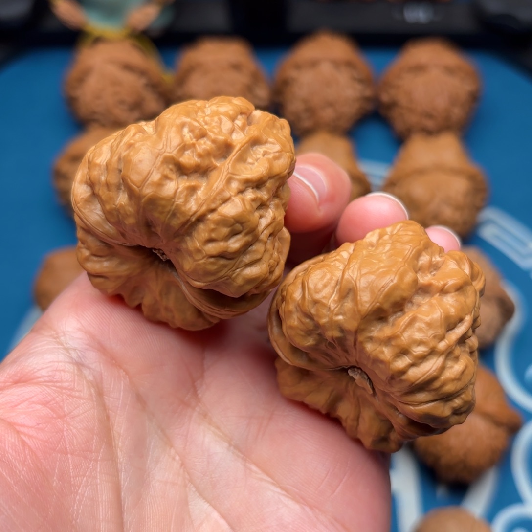 文玩核桃吊坠暴力蛙41肚46