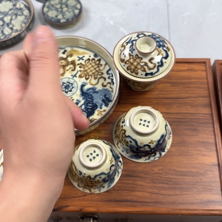 杯釉里金狮子滚绣球5件套景德镇