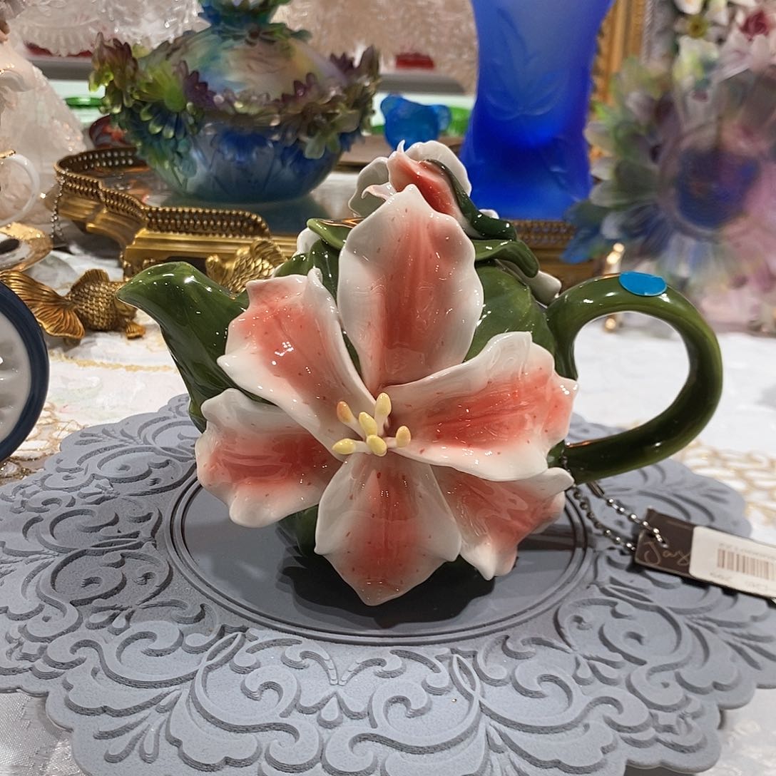 摆件0122骨瓷百合花花壶