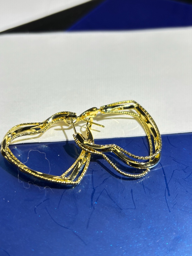 黄铜耳饰 心心相印气质轻奢时尚百搭环环相扣圈圈