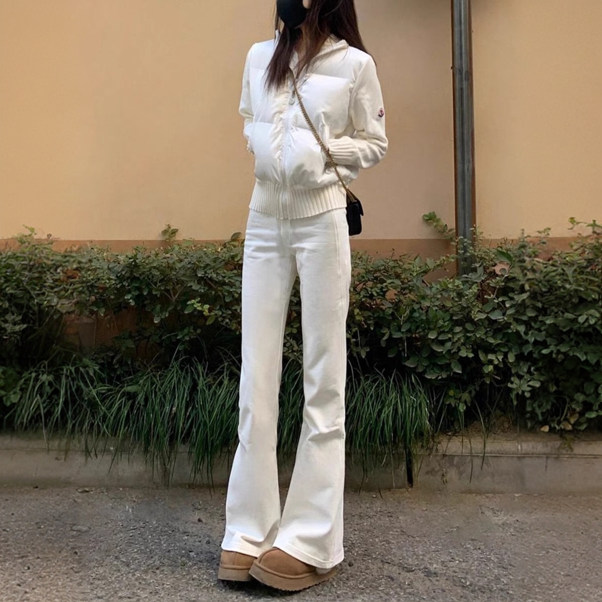 雪千羽辣妹弹力白色微喇牛仔裤女春秋高腰修身显瘦梨形身材喇叭裤