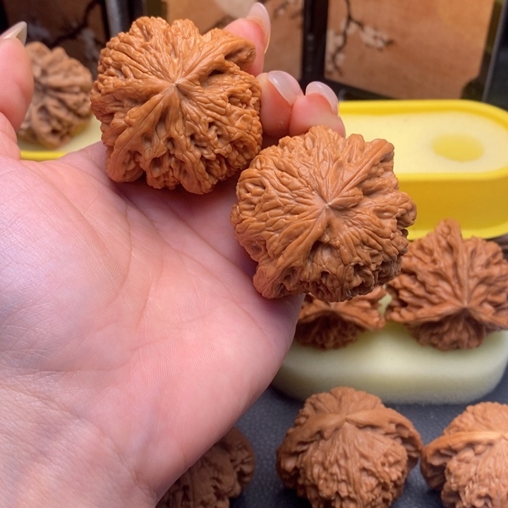 灯****把件文玩核桃684球筋49全品