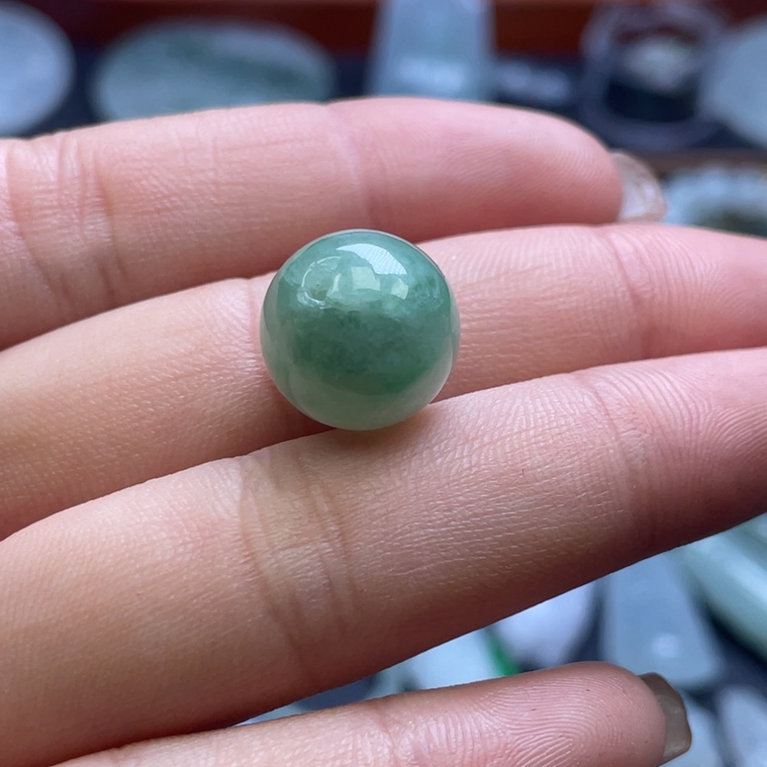 颈饰未镶嵌翡翠翡翠有瑕疵