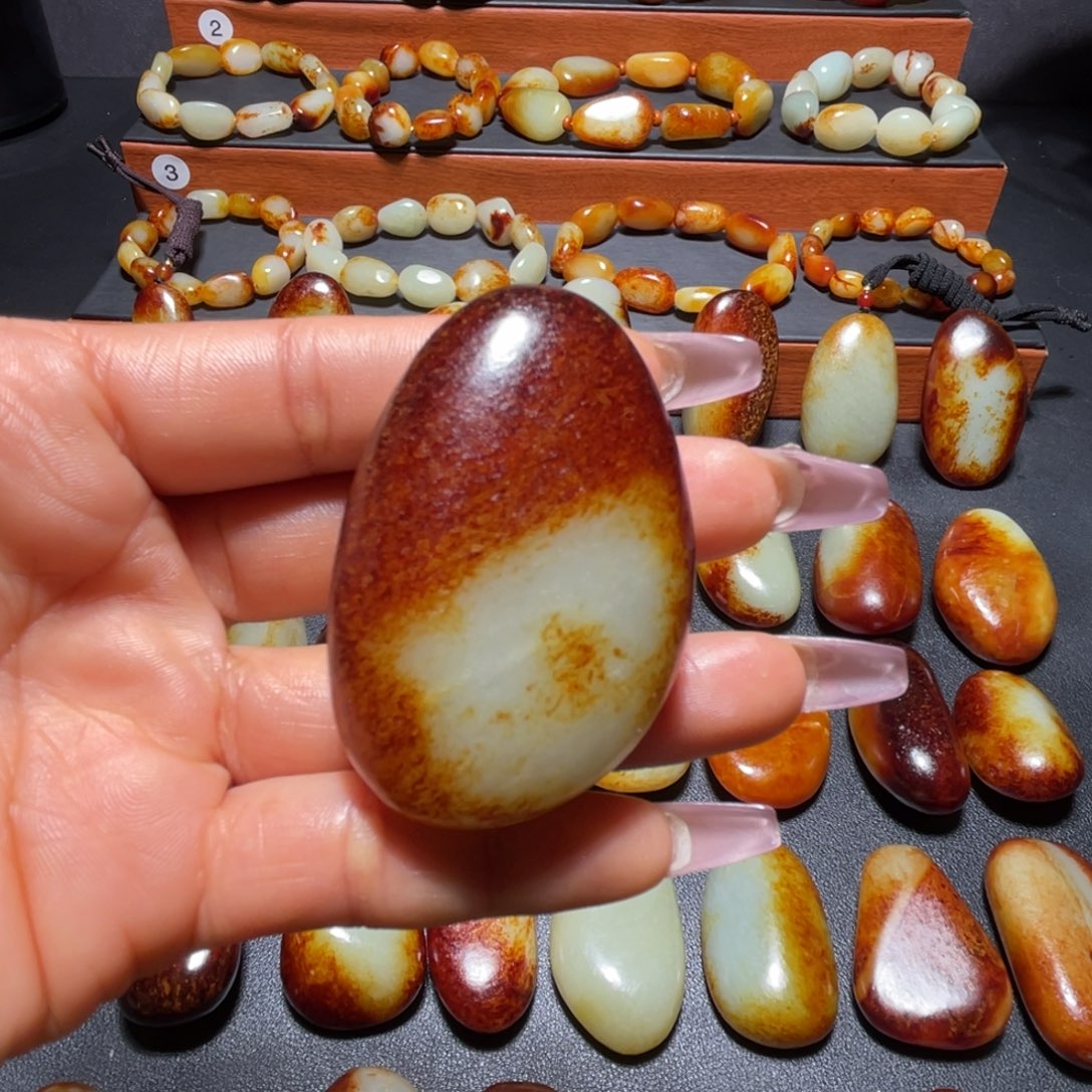 颈饰未镶嵌和田玉现*