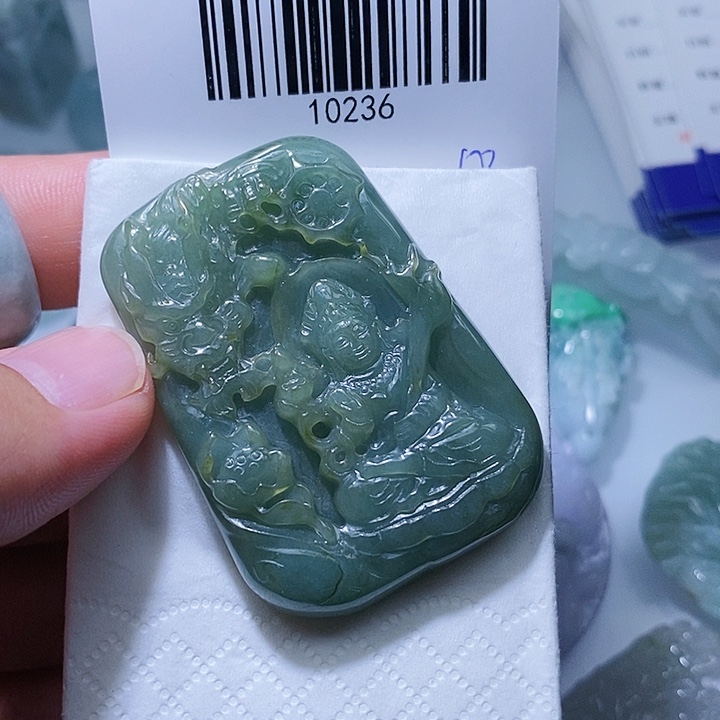 翡翠未镶嵌颈饰天光墟翡翠市场现金代购