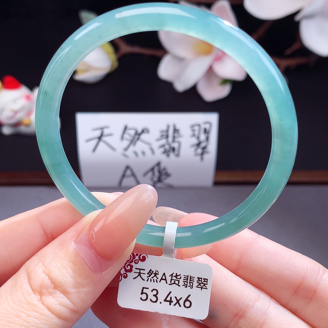 翡翠手镯（圆镯）未镶嵌