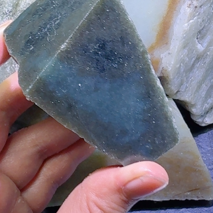 和田玉未镶嵌珠宝半成品