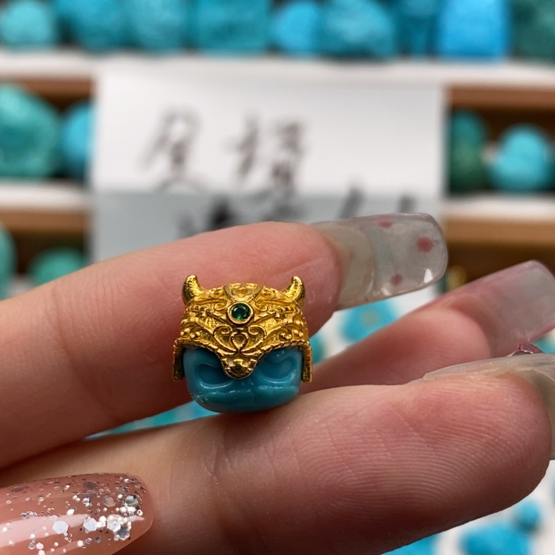 18K金镶嵌绿松石颈饰