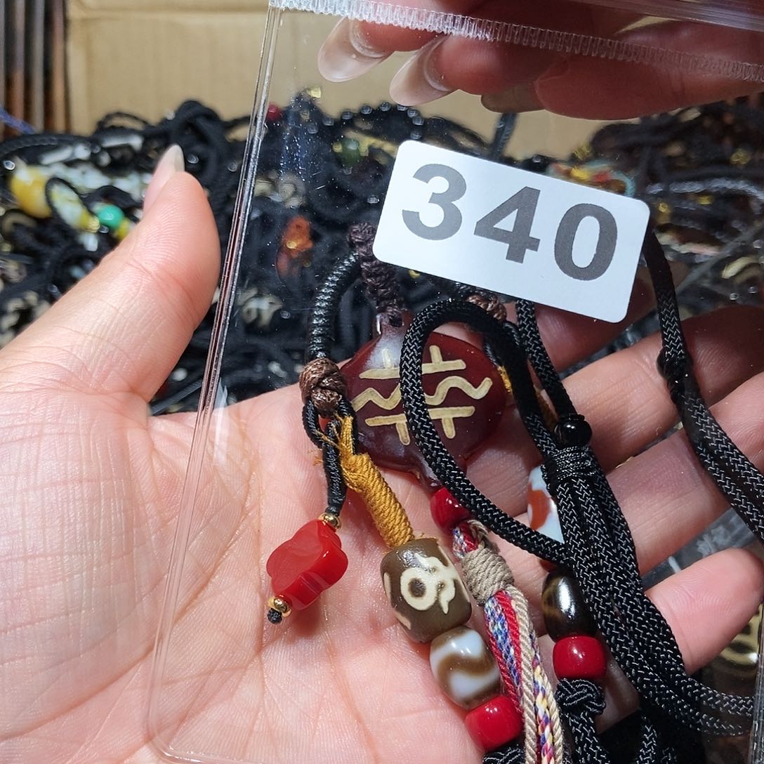 玛瑙/玉髓颈饰未镶嵌