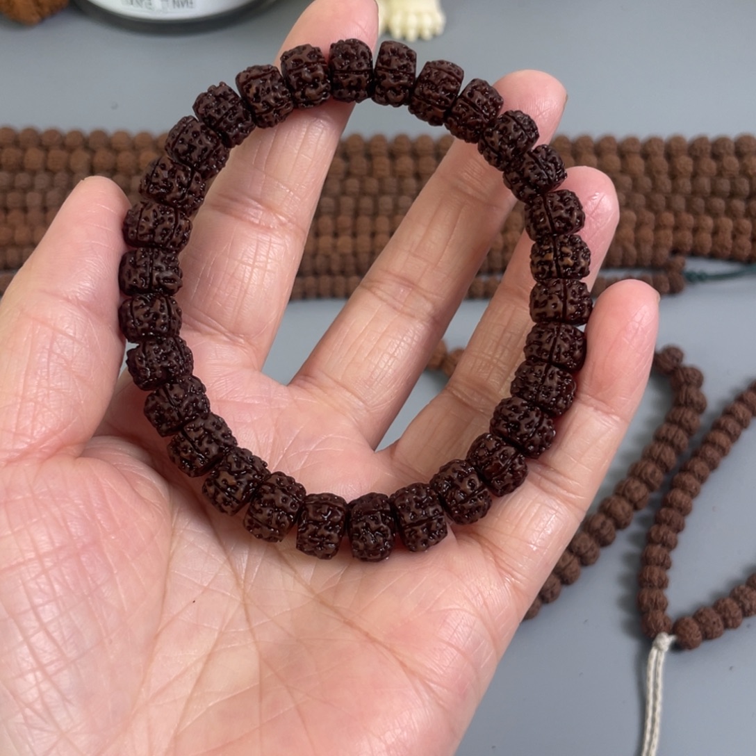 张***皓吊坠金刚菩提藏切盘龙手串