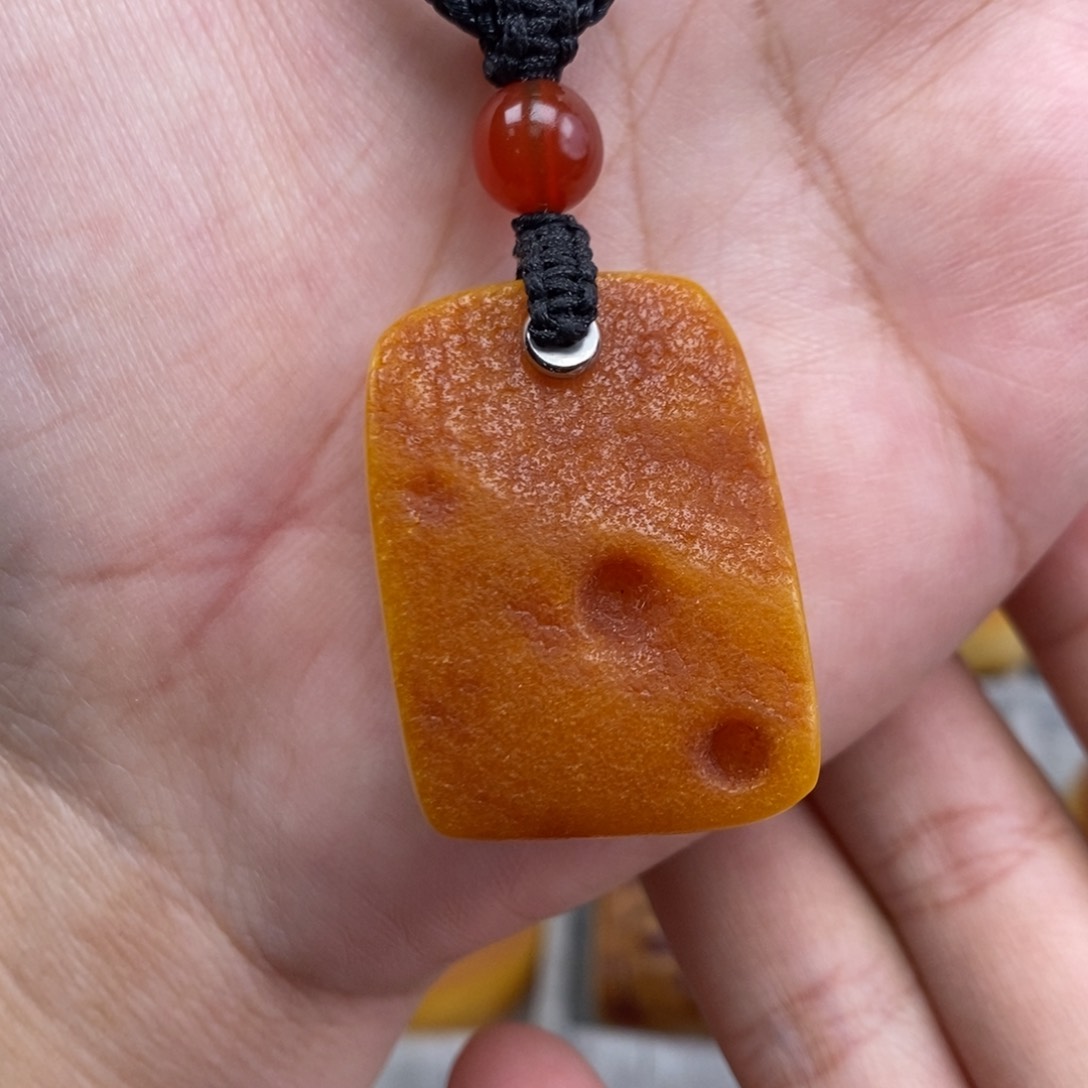 琥珀吊坠(赠链)未镶嵌