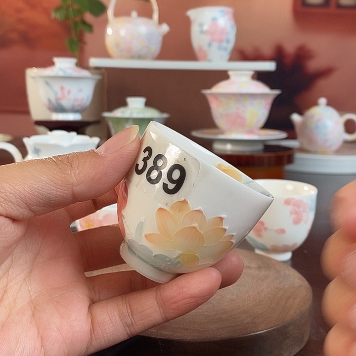 荷韵品茗杯手绘釉下高温
