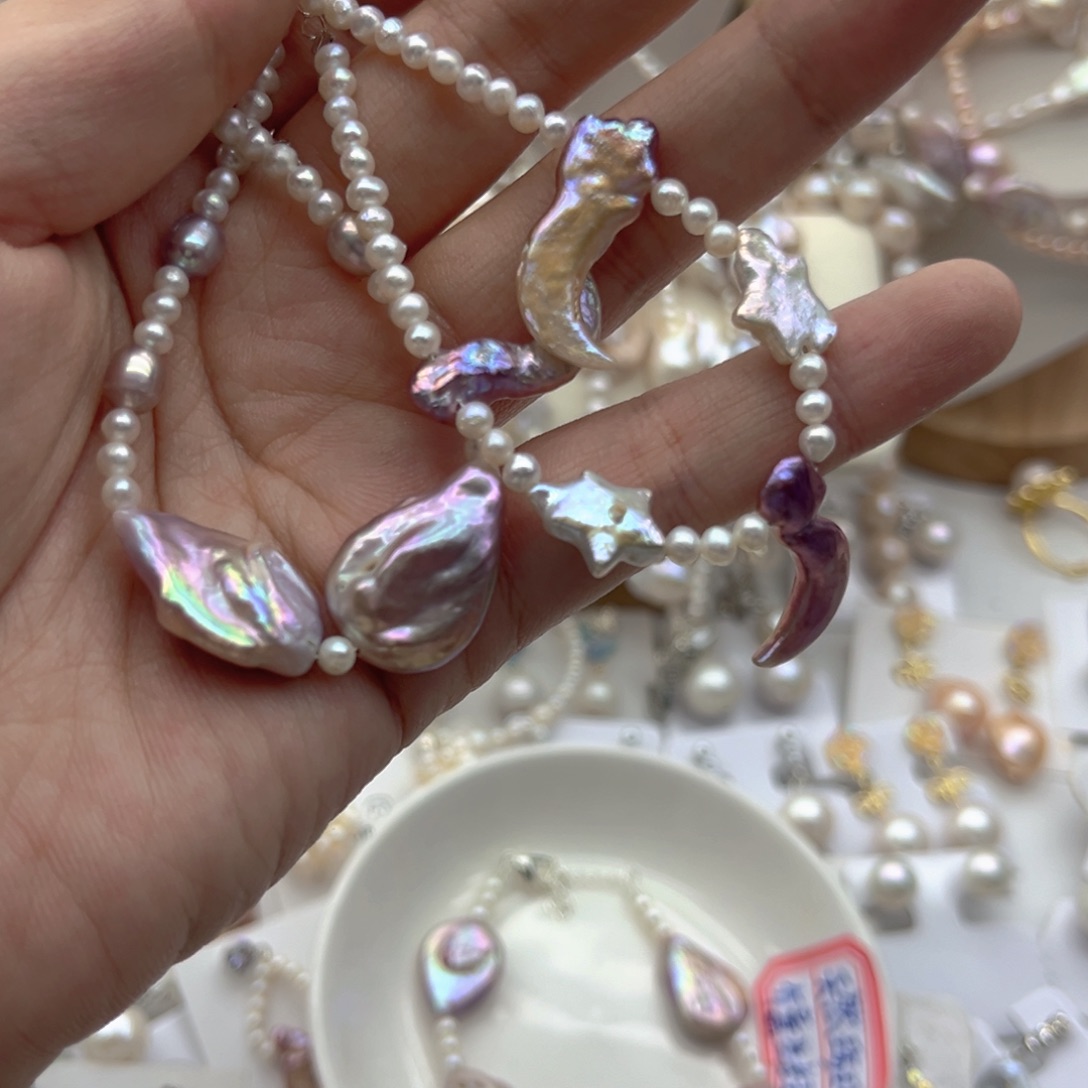 旋***张淡水珍珠颈饰未镶嵌