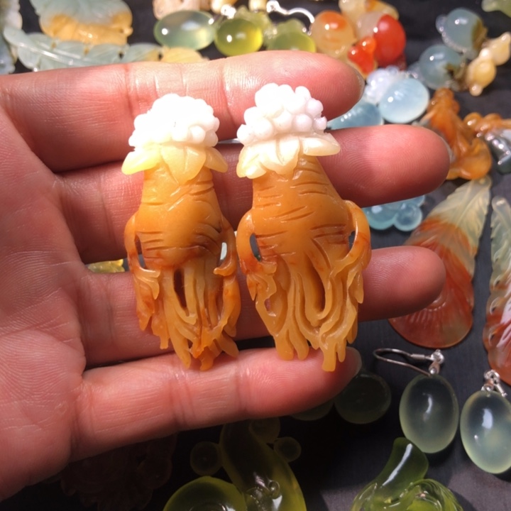 蛇纹石玉未镶嵌耳坠