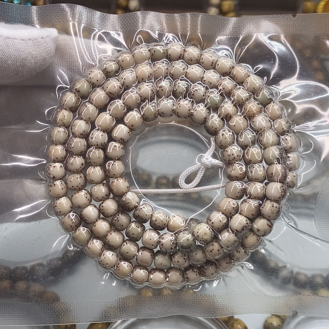 星月菩提手串7×6一物一图原生态同枝粉冰通体留白小细星