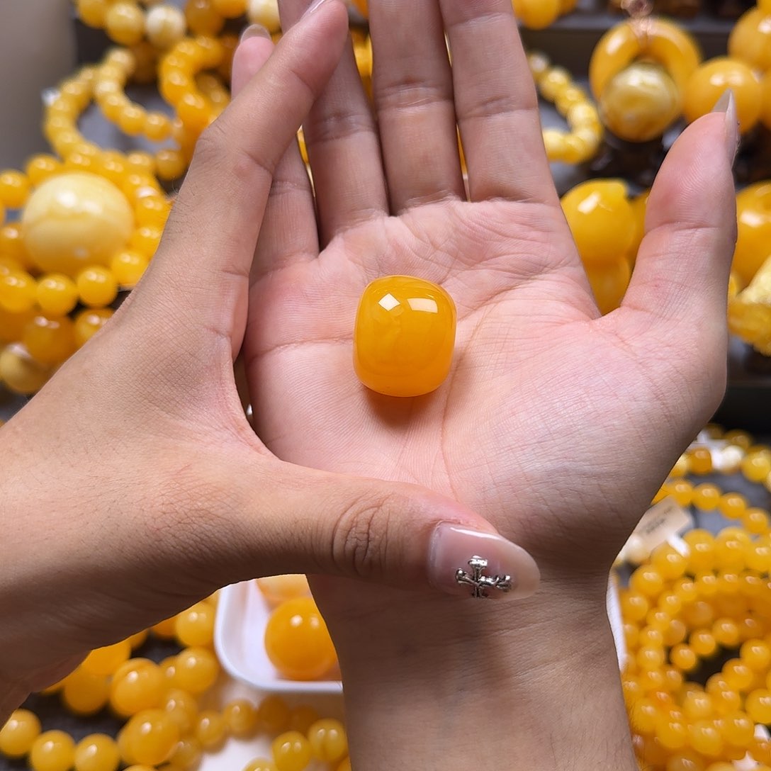 未镶嵌蜜蜡珠宝奇石