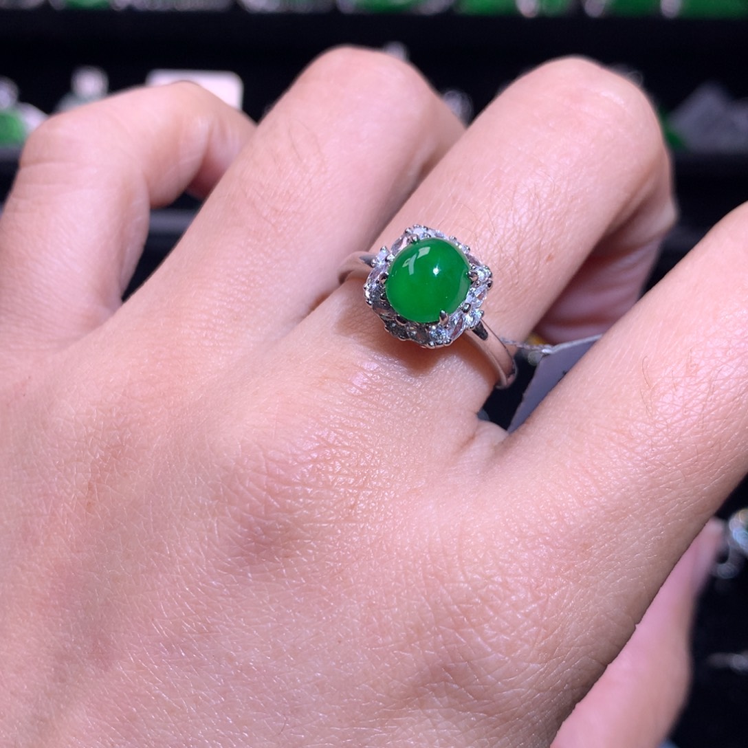 【闪购商品】银S925镶嵌戒指翡翠?