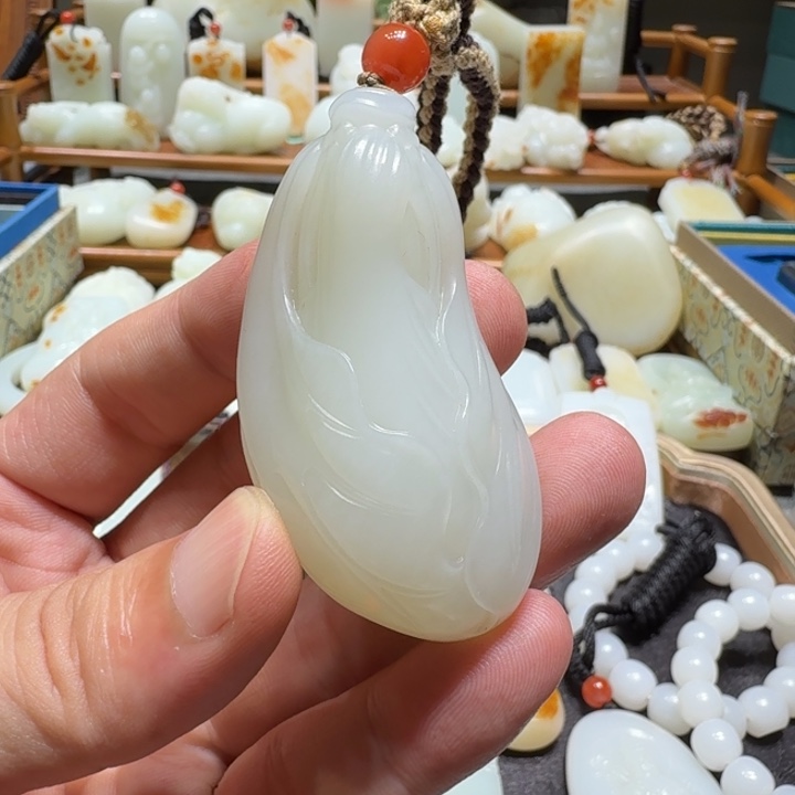 颈饰未镶嵌和田玉