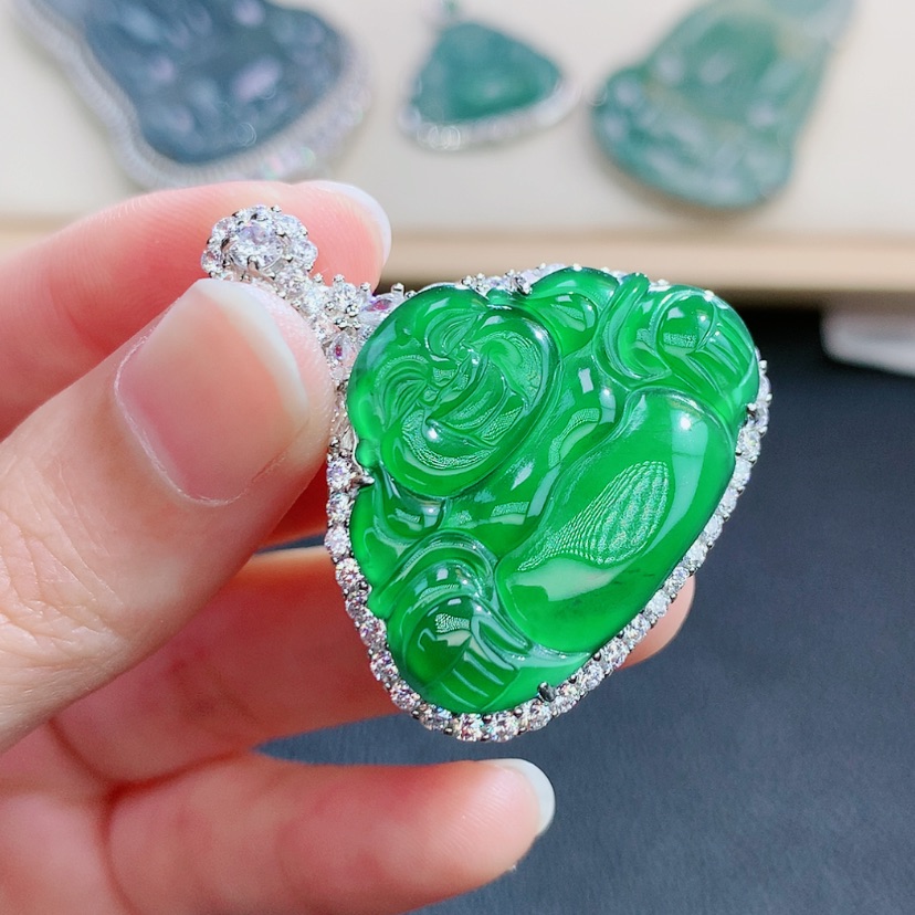 【闪购商品】翡翠颈饰银S925镶嵌翡翠