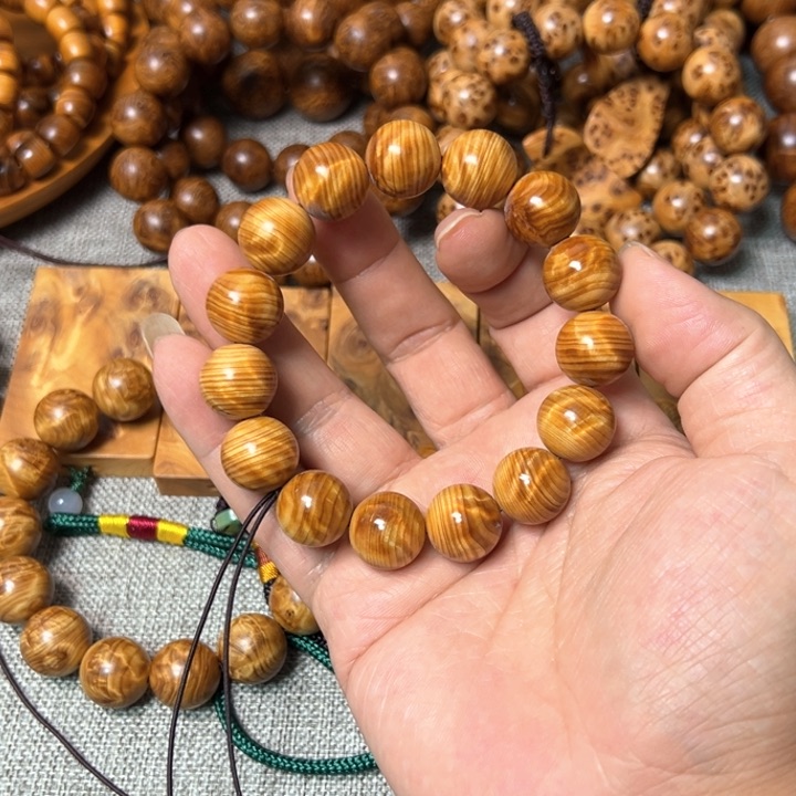 柏木（崖柏）1.5鸡油黄闪电