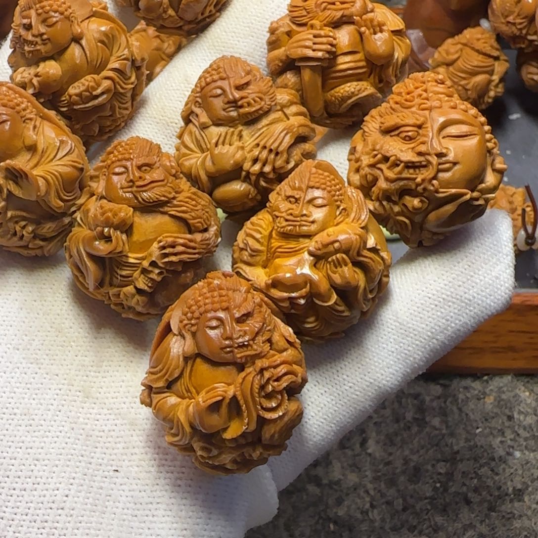 橄榄核吊坠小***天……………………