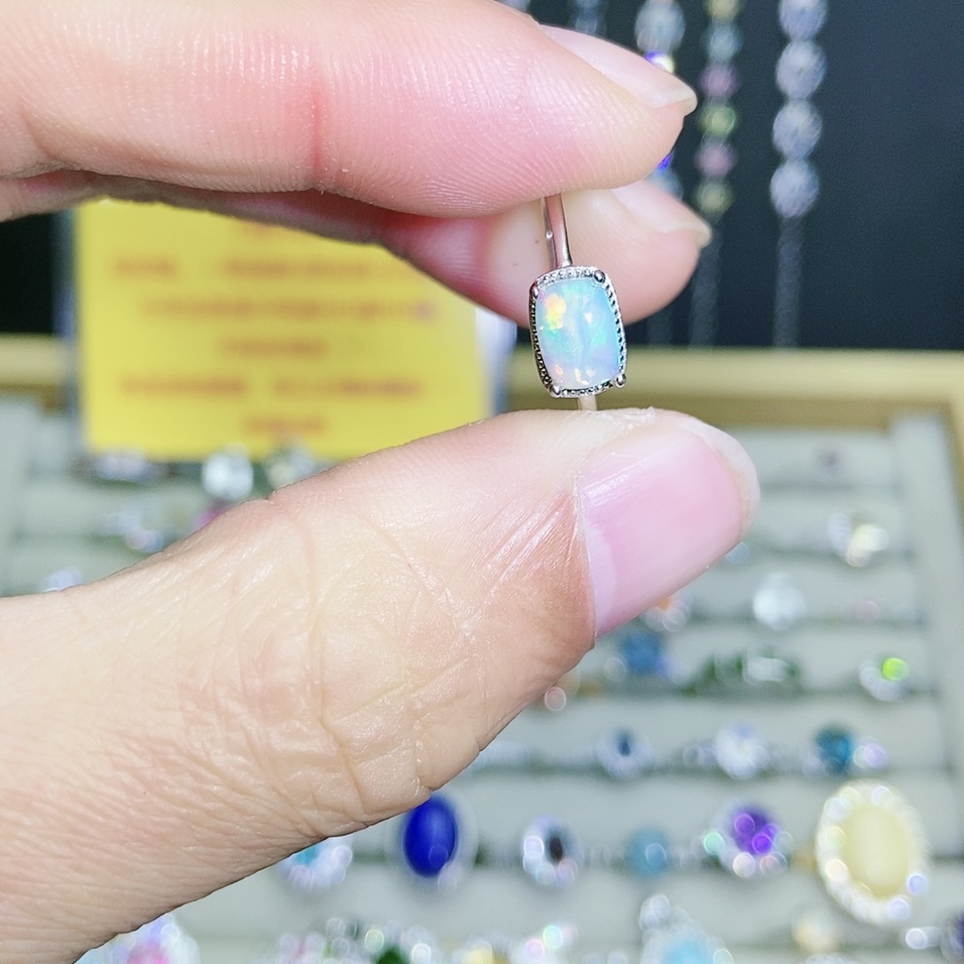 【闪购商品】银S925镶嵌欧泊戒指