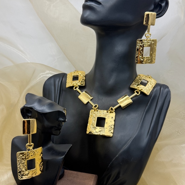 C播 39.35g 足金999 套链e