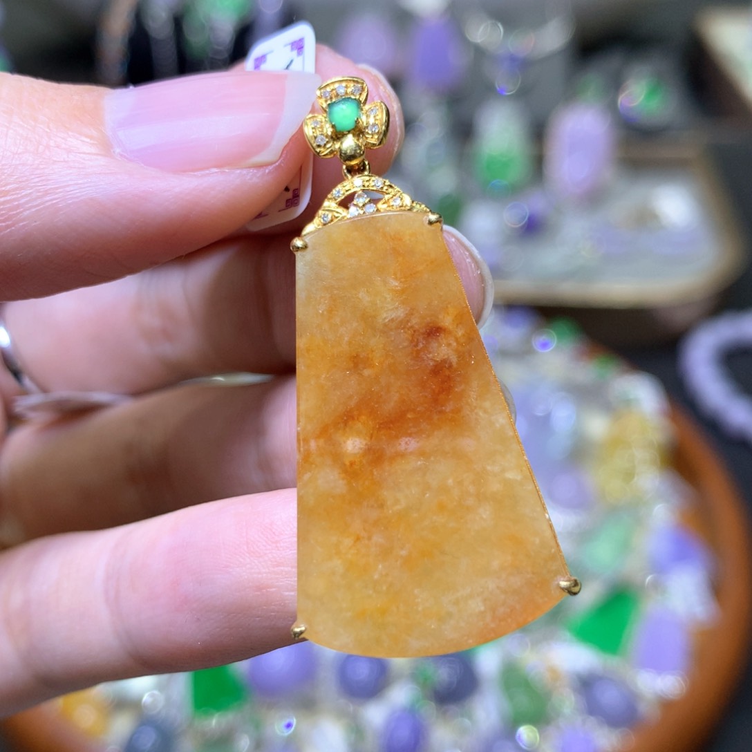 【闪购商品】翡翠颈饰18K金镶嵌翡翠吊坠项链