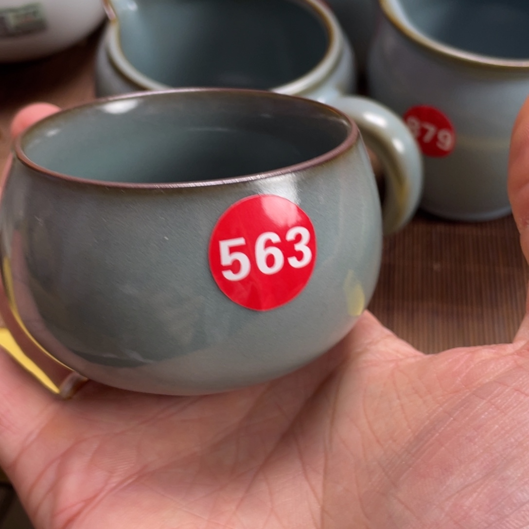 瓷片。。。。。。。。。。。。。。。。。。。。