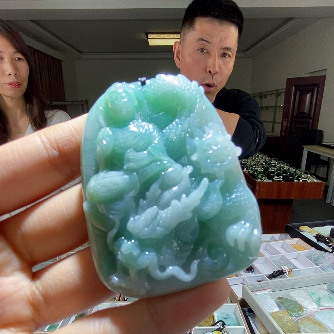 翡翠未镶嵌颈饰翡翠