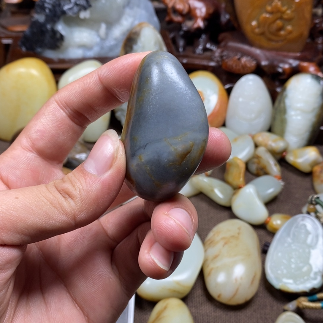 k***i和田玉未镶嵌把件