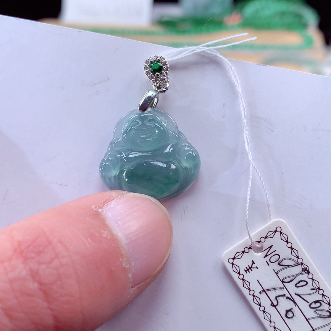 翡翠颈饰未镶嵌翡翠吊坠