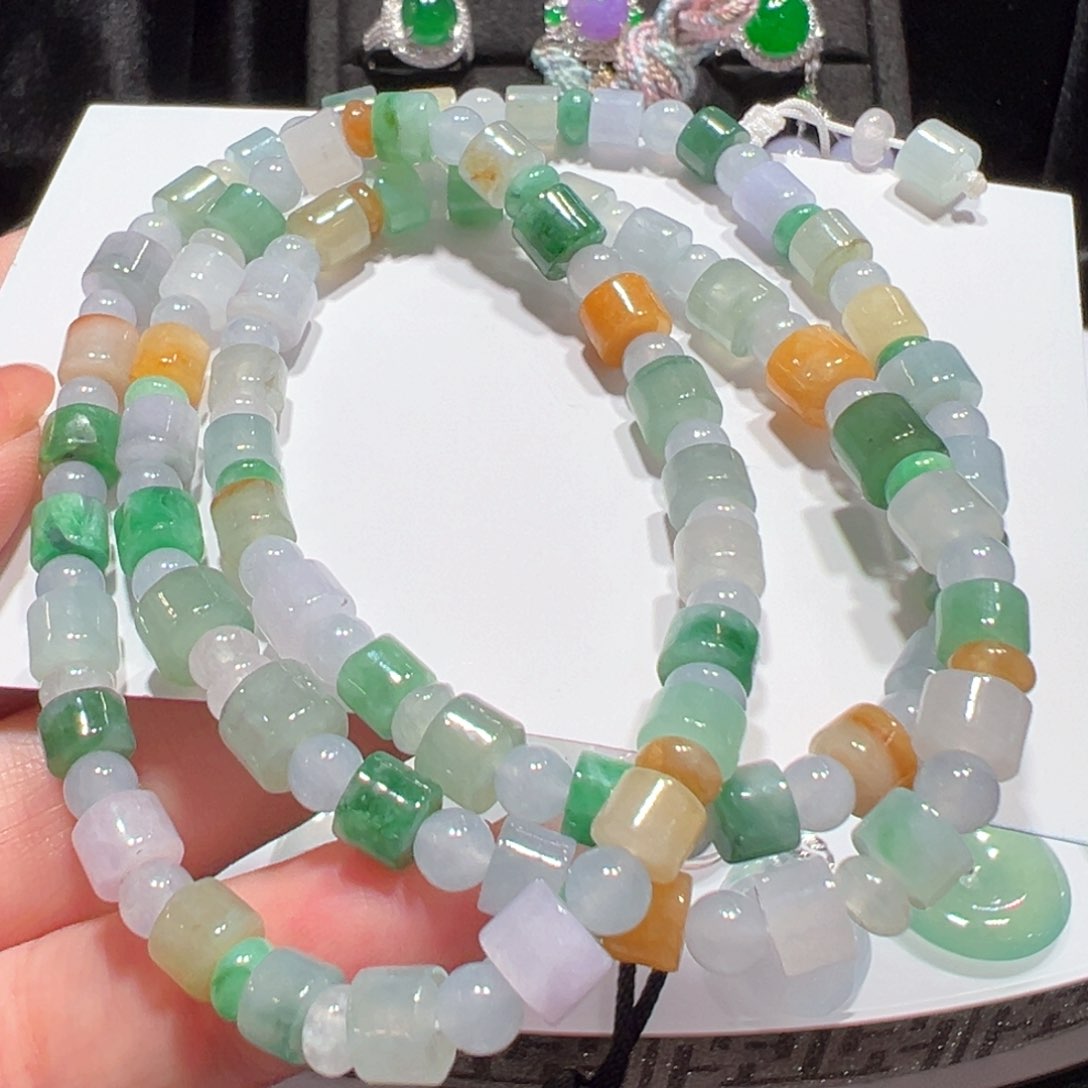 翡翠颈饰未镶嵌项链