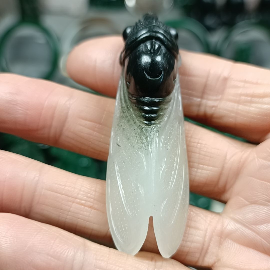 风***起独山玉未镶嵌挂件