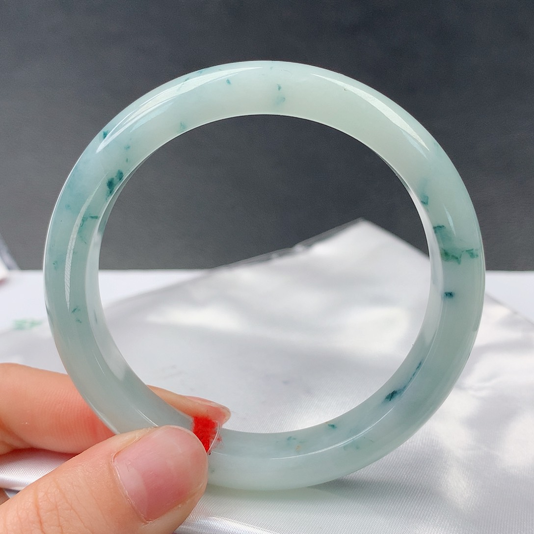 翡翠手镯未镶嵌0023正57