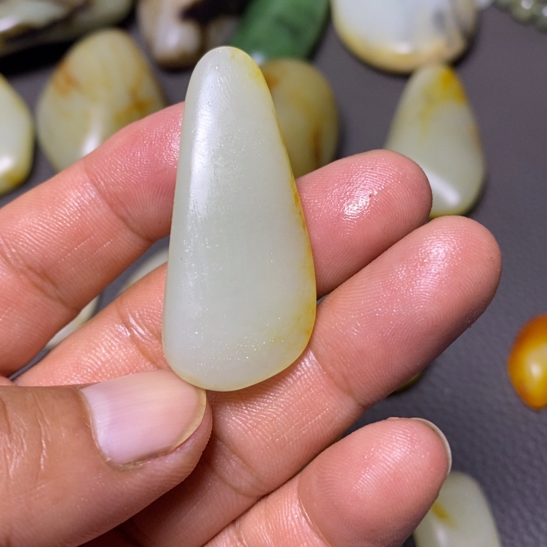 和田玉（糖玉）未镶嵌挂件
