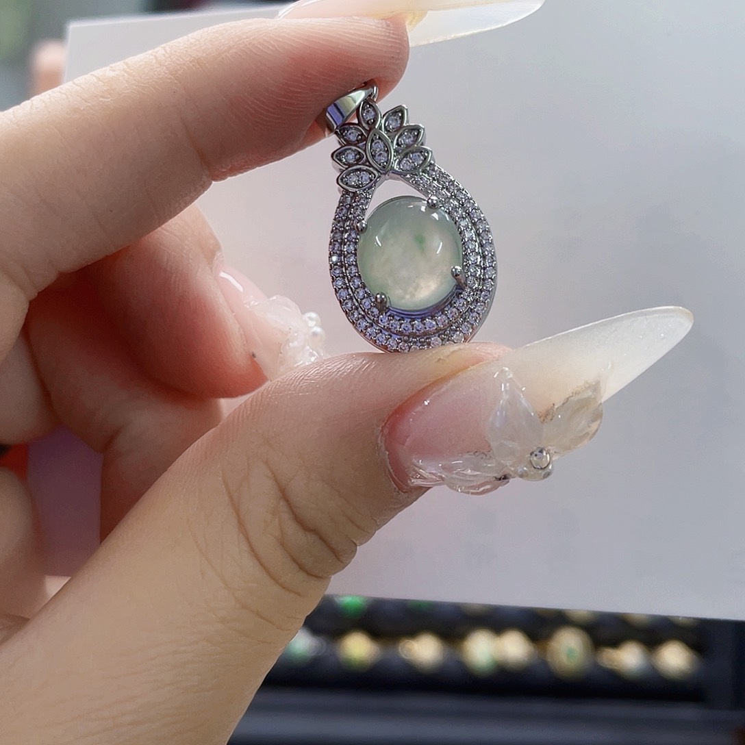 翡翠未镶嵌颈饰天然翡翠Ａ货