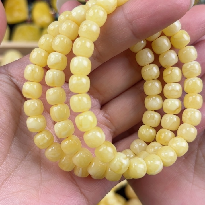 琥珀珠宝奇石未镶嵌琥珀，多样性发其一