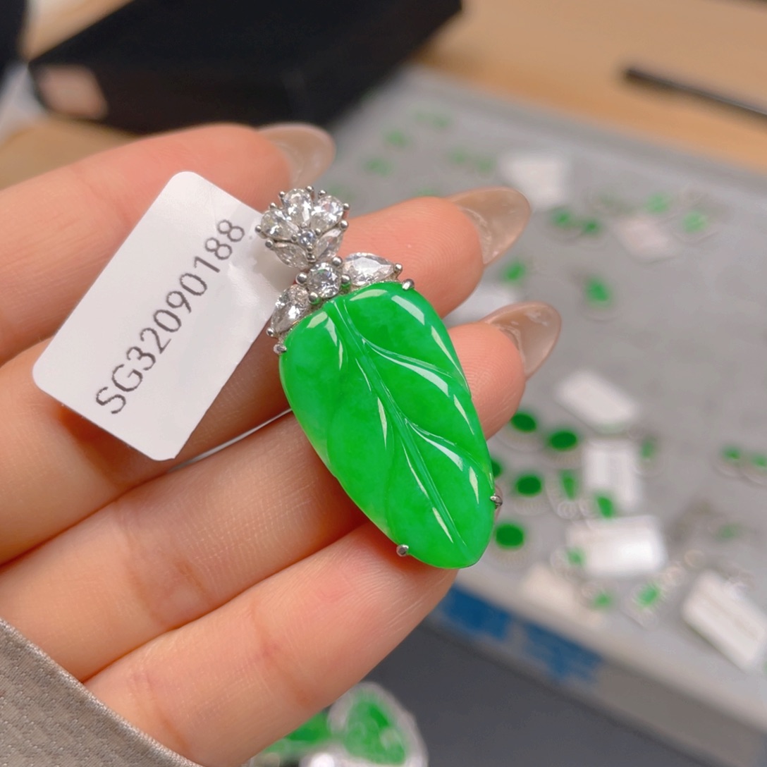 吊坠(不含链)银S925镶嵌翡翠