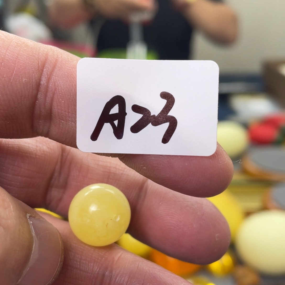 手链琥珀未镶嵌多样性发，发其中一件